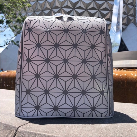 Disney Epcot Spaceship Earth Backpack 2021 Holographic - Picture 1 of 14